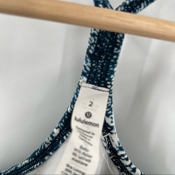Lululemon power Y tank Luon size 2 - Picture 9 of 9